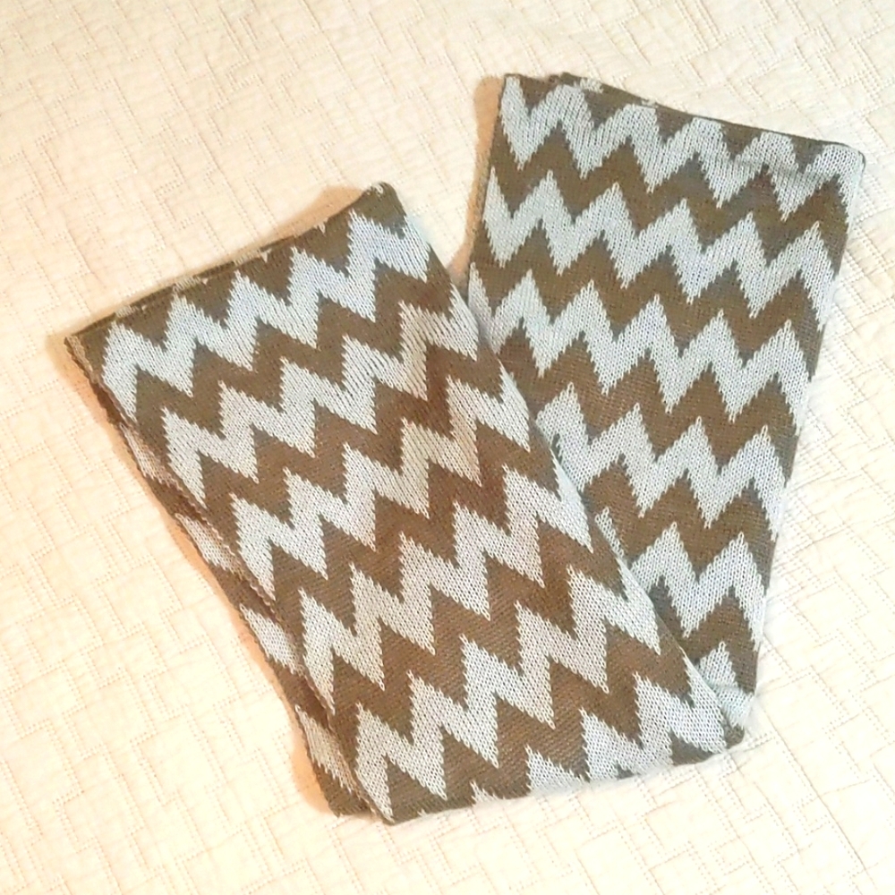 Chevron Infinity Scarf - Picture 2 of 7